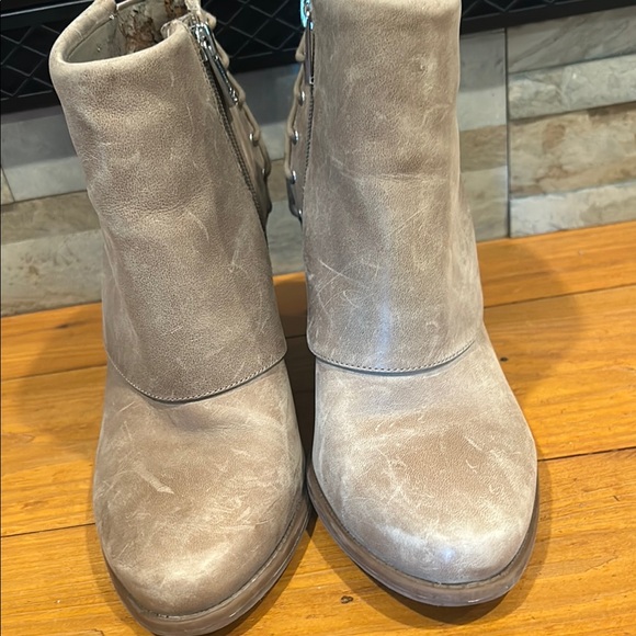 Jessica Simpson Taupe Ankle Boots with Zipper and Buckle Detail Booties - Picture 5 of 13